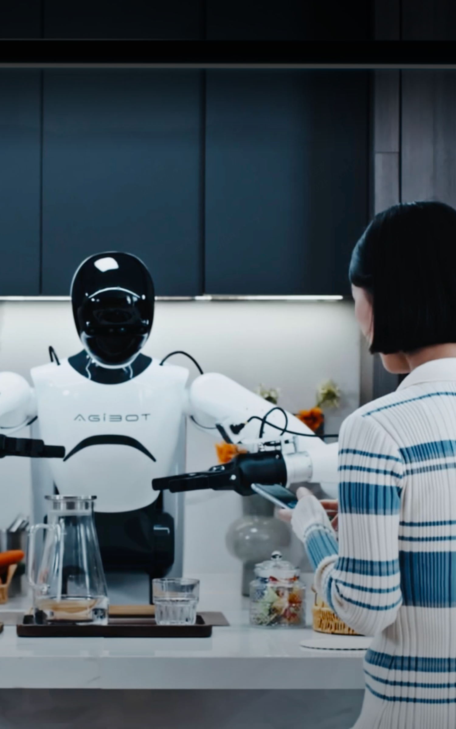 行业首款！人生就是博发布具身智能一站式开发平台Genie Studio